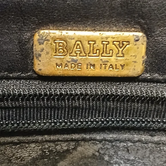 Bally Black Quilted Shoulder Bag with Gold Chain - Picture 3 of 15